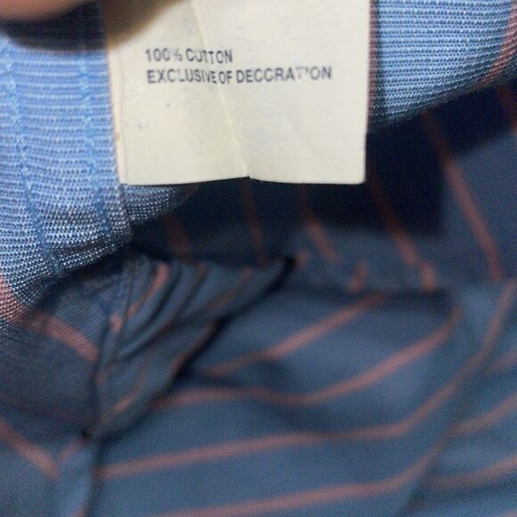 GAP Classic Fit Longsleeve Buttondown Shirt - Picture 6 of 6